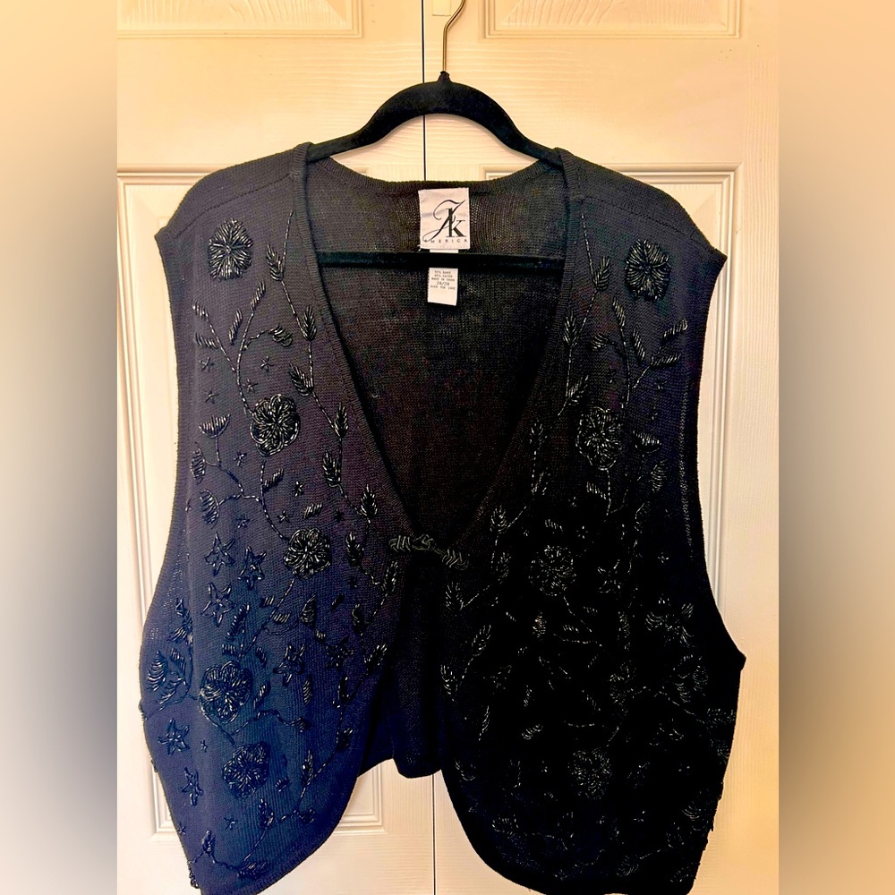 Black Embroidery detailed Knit vest w/Front Grommet closure